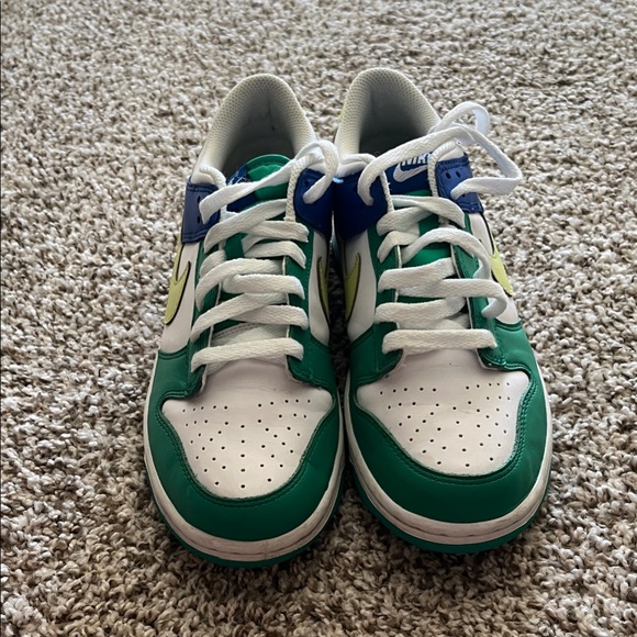 Nike Women' Green, Blue, and Yellow Sneakers - Picture 2 of 7